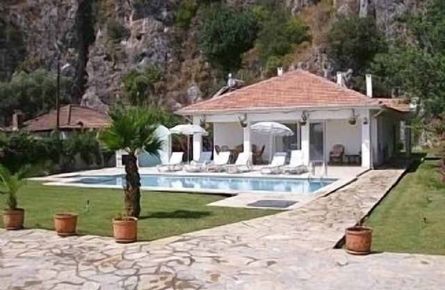 Fully Air-Conditioned Luxury Villa With Heated Private Pool