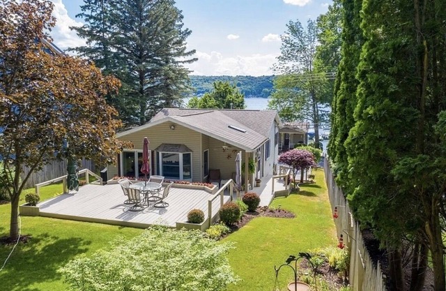 Fully equipped lake house on Conesus Lake