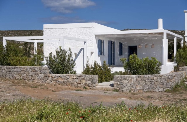 Fully Equipped Renovated House By The Sea