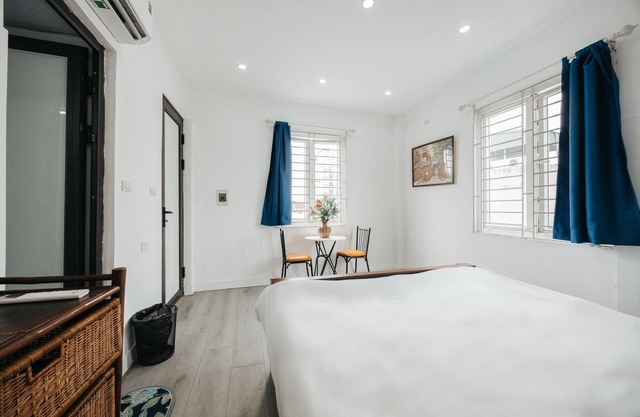 Fully furnished building in the center of Hanoi Old Quarter, near the market