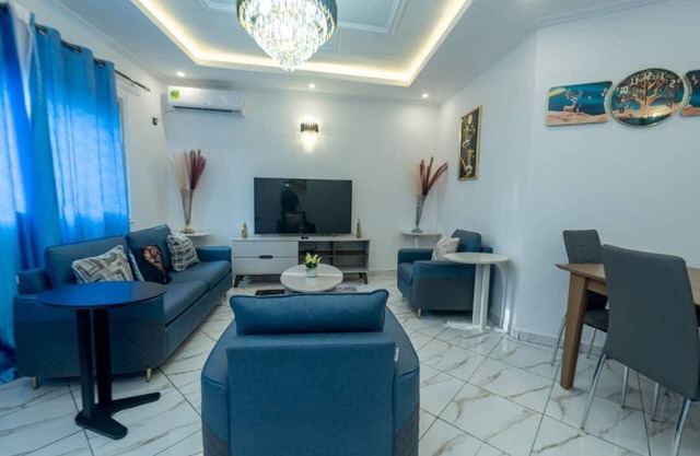 Fully furnished roadside apartment in Douala-Logpom