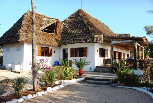 FULLY PRIVATE VILLA 390sqm ZERO MINUTES TO BEACH MATEMWE