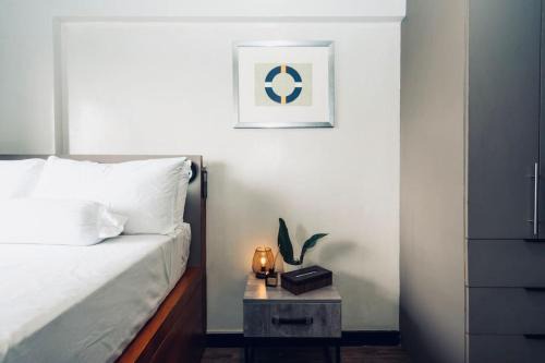 Functional stay near airport, business districts