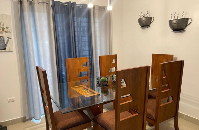Furnished apartment 1st floor 3 bedroom 2 bathroom,WiFi, Netflix, SmartTV, A/C