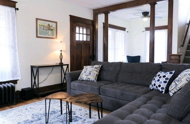 Furnished corporate & travel professional home, near lake, college and town!