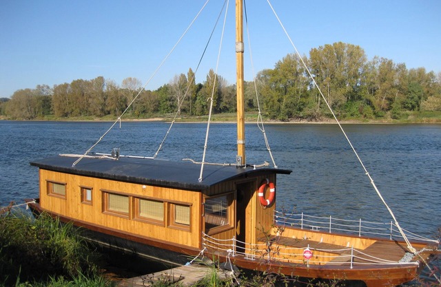 Gîte écologique bateau sur la Loire la Toue Reine