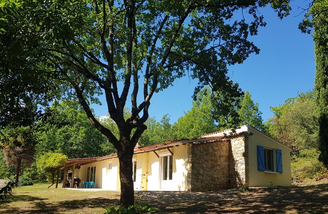 Gîte 6/8 persons swimming pool/tennis court