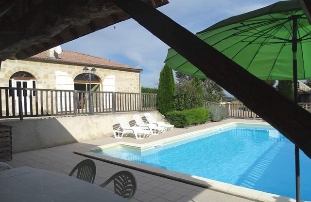 Gîte avec piscine - Lac de pêche - 8 personnes