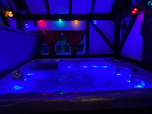 gîte en pierre le paradis parc clôturé spa jacuzzi 5 places piscine au Périgord pourpre 9km de bergerac