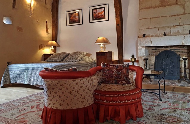 Gîte Grottes du Périgord, 12 km from Sarlat, 3 bedrooms, 2 bathrooms