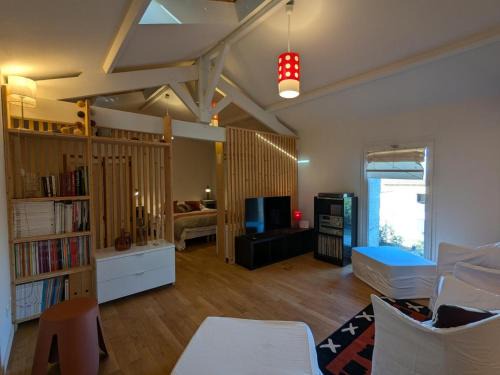 Gîte historique avec poêle à bois et animaux acceptés à Rivières - FR-1-653-275