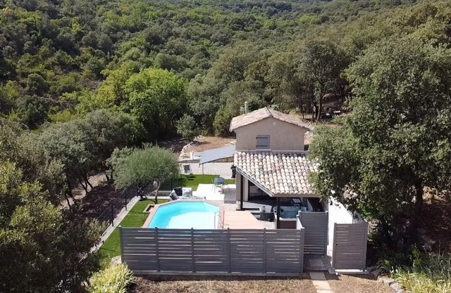 Gîte L'escapade, Piscine et spa Privés !
