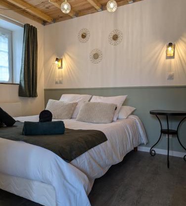 Gîte Les Hortensias Les Jardins de Kerellec 20min de la mer jacuzzi et terrasse