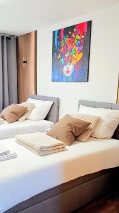 GADD Ferienwohnung # 002 Glück an der Donau # Best Elegant Suite 24#7 Check in