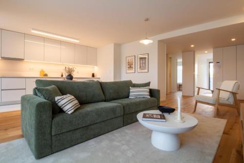 Gaia Elegant Apartment with Patio by LovelyStay