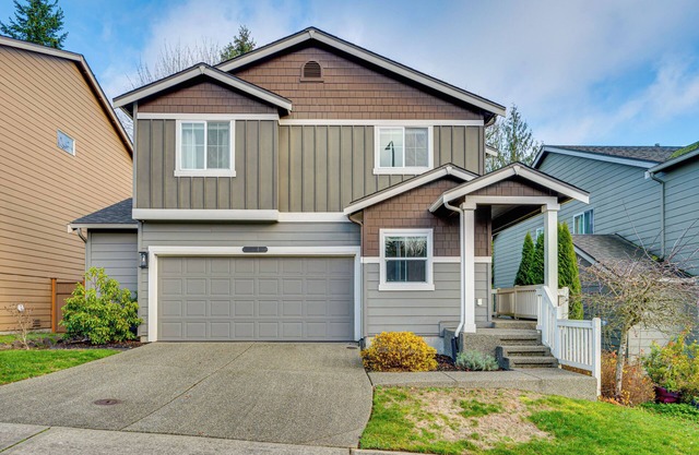 Game Room & Deck: Family-Friendly Tumwater Gem