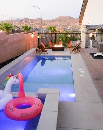 Game Room - Heated Pool & Spa - Fire Pit - Golf
