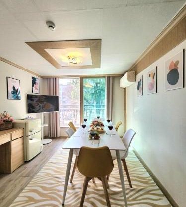 Gamseong house next to Sung Sim Dang