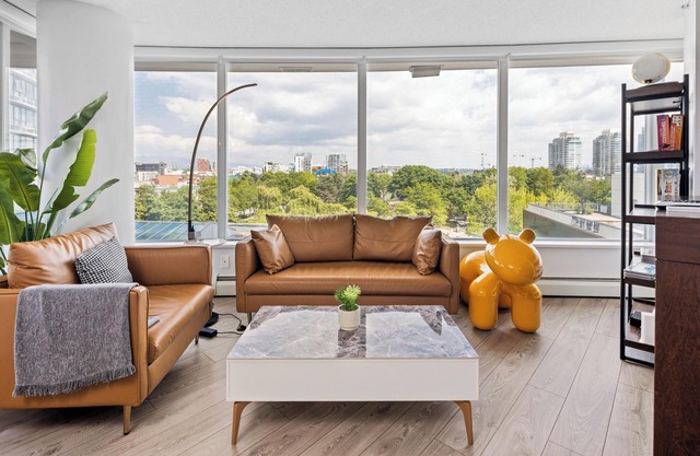 GardenView Modern Condo +Parking +Gym +Pool