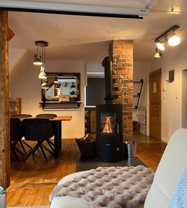 gemütliche rustikale Wohnung mit Kamin und optionalem Whirlpool