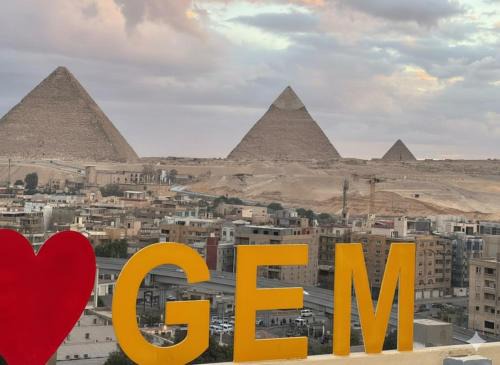 GEM Pyramids & Grand Museum View