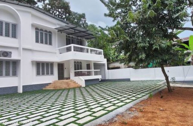 Genesis Spaces non ac 2 guests Kottayam