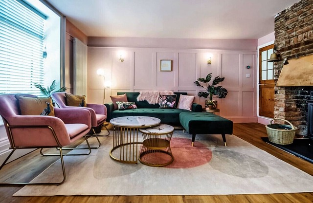 Georgian Coach House in a Prime Location in Deal