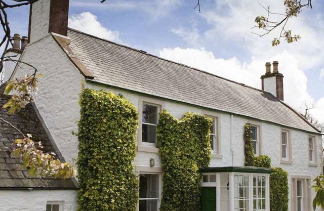 Georgian Farmhouse - Four Bedroom Villa, Sleeps 8