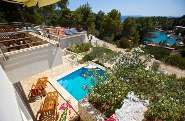 Get away from it all villa set amidst Mediterranean gardens with private pool