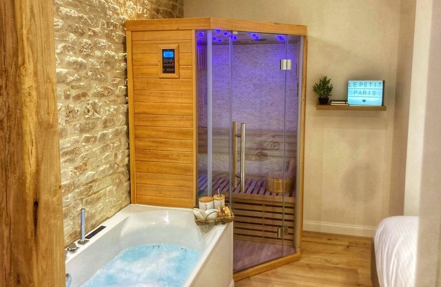 Getaway at Le Petit Paris - Cocoon & Spa & Sauna