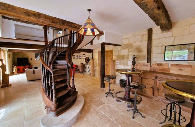 Getaway in the heart of the vineyards 14 people Jacuzzi