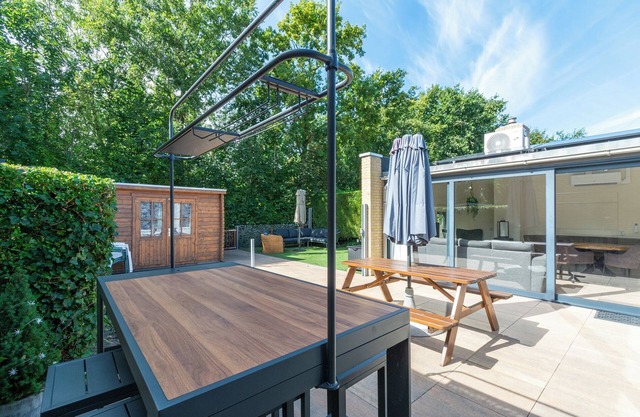 Gezellige Bungalow met Veel Privacy op Loopafstand van het Strand van Sint Maartenszee