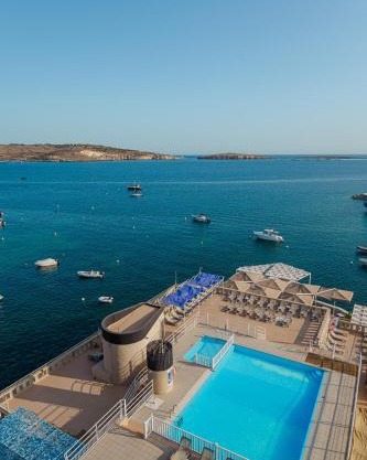 Gillieru Harbour Hotel