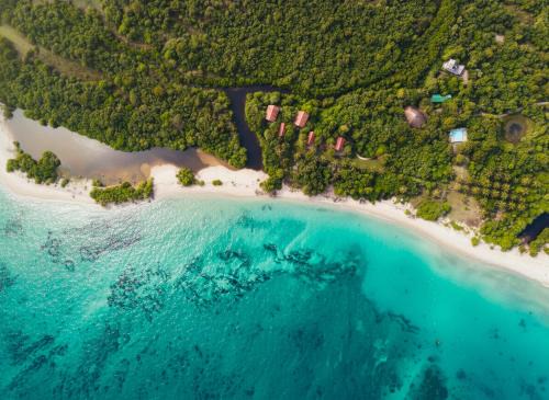 Giman Free Beach Resort
