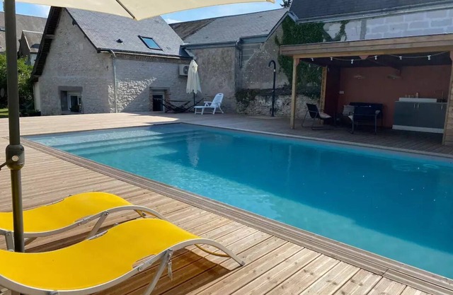 GITE 4/6P EN BORD DE LOIRE AVEC PISCINE CHAUFFEE
