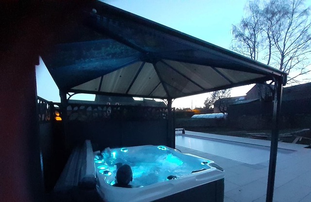 Gite 4 pers, Heated swimming pool and SPA