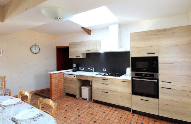 Gite Baugé-en-Anjou, 4 bedrooms, 9 persons