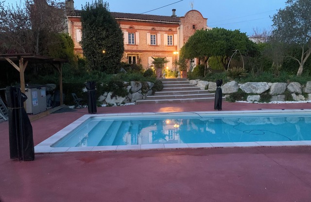 Gîte & Bed and Breakfast capacity 14 people with swimming pool, labeled 4 keys.