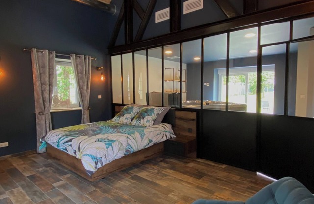 Gite Détente 5 Étoiles Loft Industriel Hammam, Sauna et spa