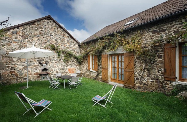 Gite Ferrières-sur-Sichon, 3 bedrooms, 7 persons