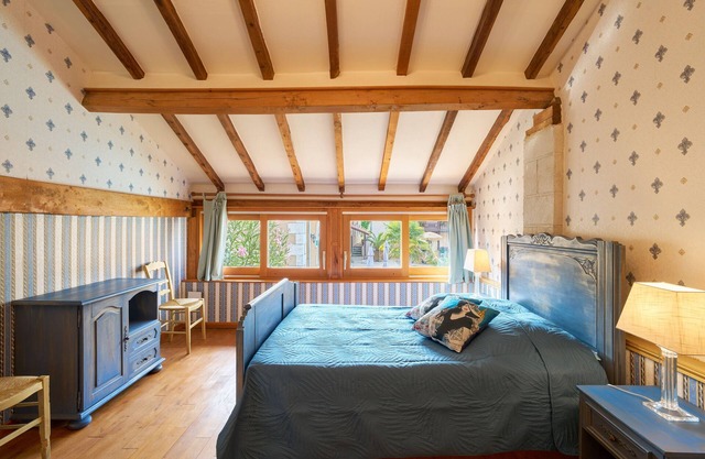 Gîte 'La Bergerie' with shared pool, private terrace and Wi-Fi