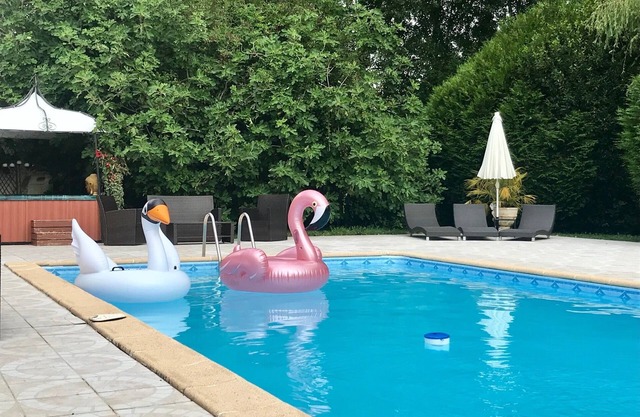 Gîte in a green setting between Bordeaux and the sea