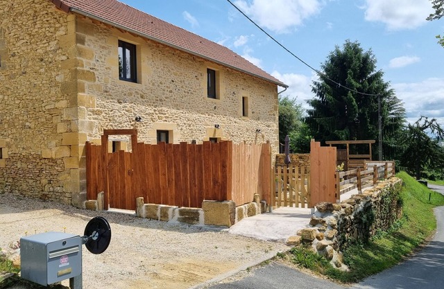 Gite in Sarlat in a renovated barn, 15 minutes' walk from the historic center.
