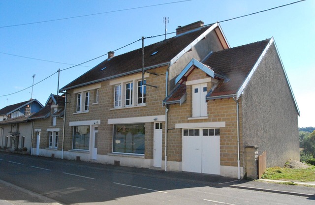 Gite in the Argonne Ardennaise, with a large plot of land stretching down to the river
