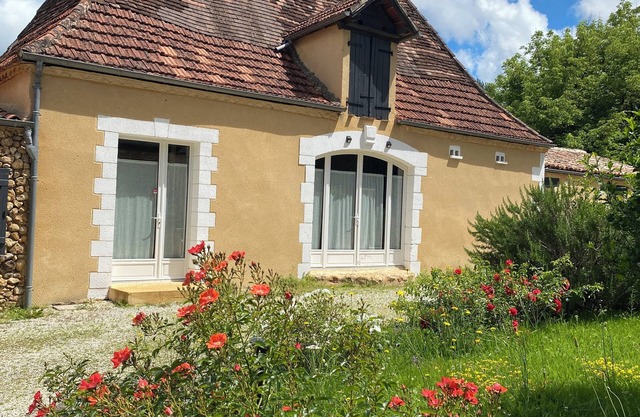 Gîte in the Dordogne in a peaceful green setting, ideal for a couple