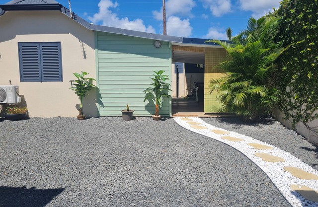 Gîte L'instant Cocooning - Entire cottage with jacuzzi ideally located!