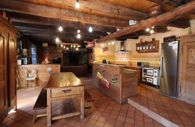 Gite La Chapelle-d'Alagnon, 5 bedrooms, 12 persons