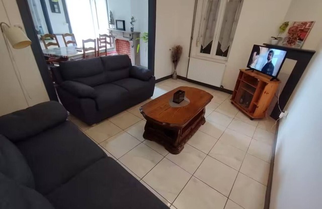 Gîte La Demoiselle, house in the heart of the village. Pets welcome!