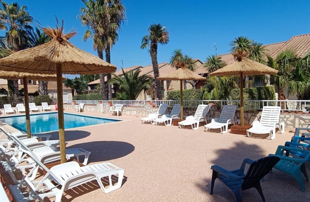 Gîte La Capelle for 7 People, with Pool