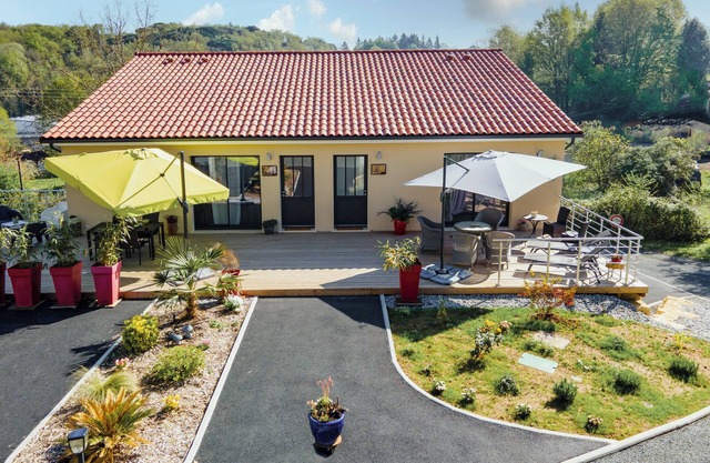 Gîte Le Pic Épeiche – Modern Comfort in Sarlat with Terrace, and Stunning View of the Cathedral
